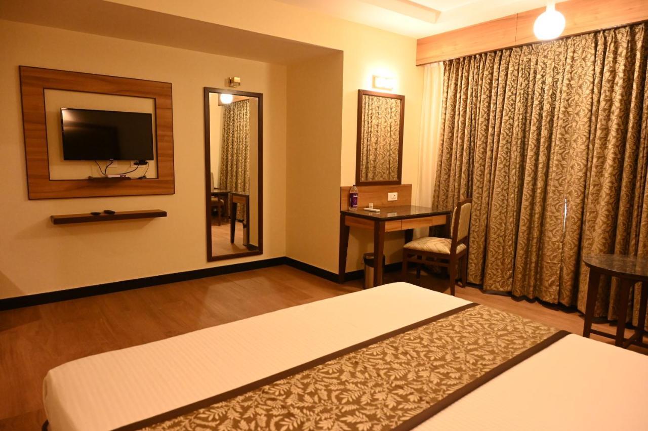 Hotel Sms Grand Imperial Vellore Buitenkant foto