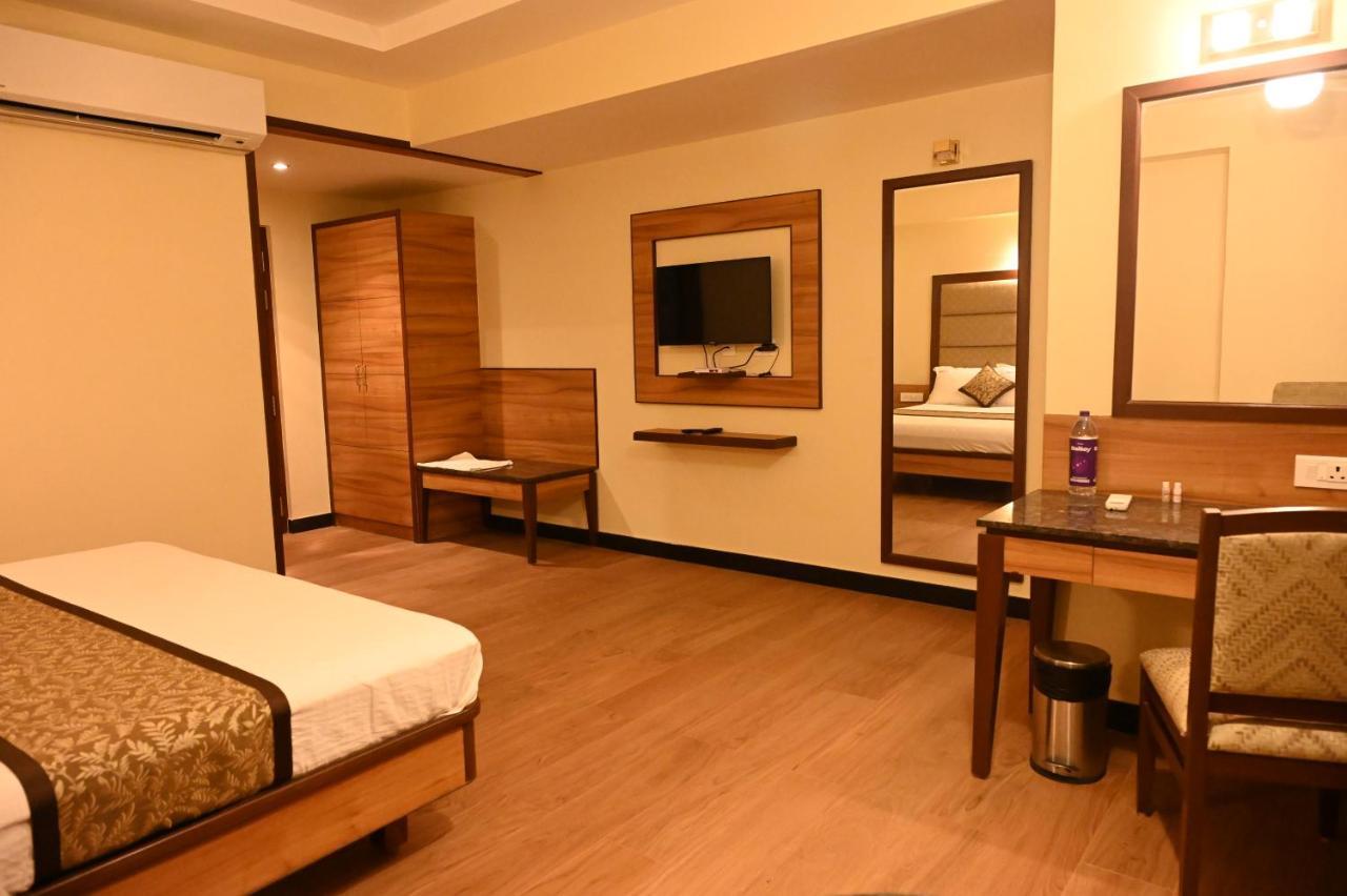 Hotel Sms Grand Imperial Vellore Buitenkant foto