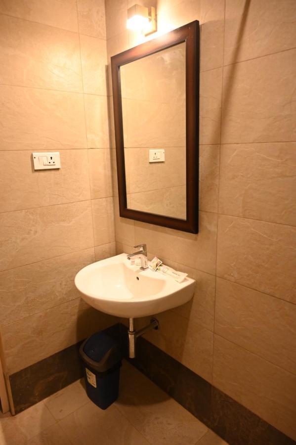 Hotel Sms Grand Imperial Vellore Buitenkant foto