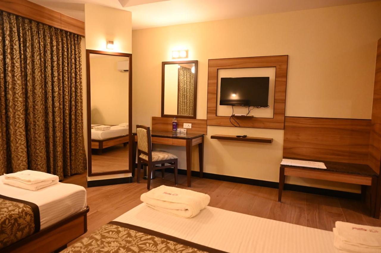 Hotel Sms Grand Imperial Vellore Buitenkant foto